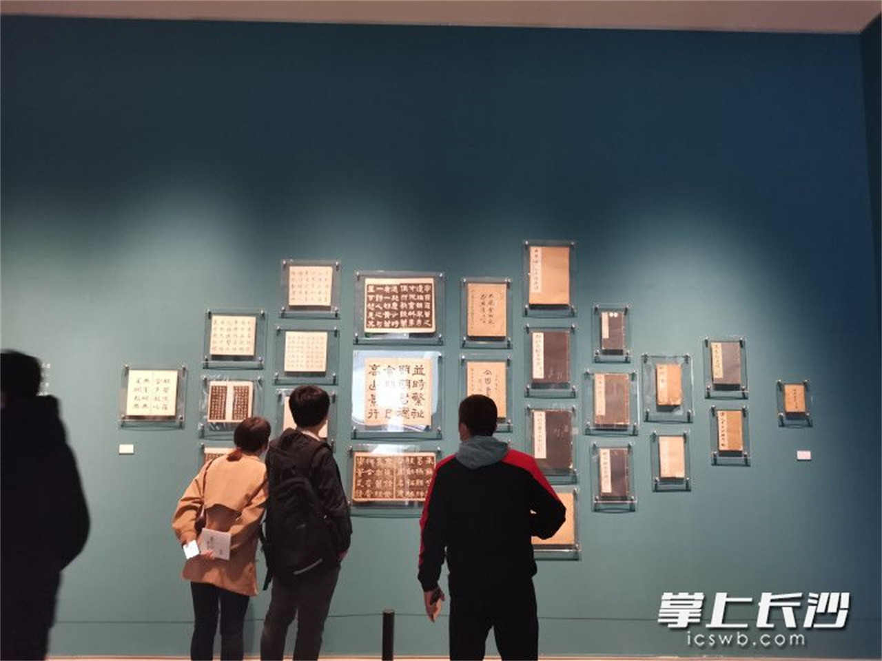 10月23日，“独留苍翠照山川——纪念曾熙诞辰160周年书画特展”在湖南美术馆开幕。均为长沙晚报全媒体记者 黄能 摄
